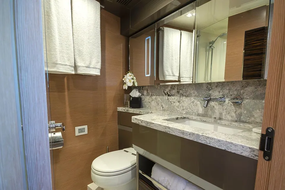 Makoro, 2020 Ocean Alexander 26R Enclosed, photo 30