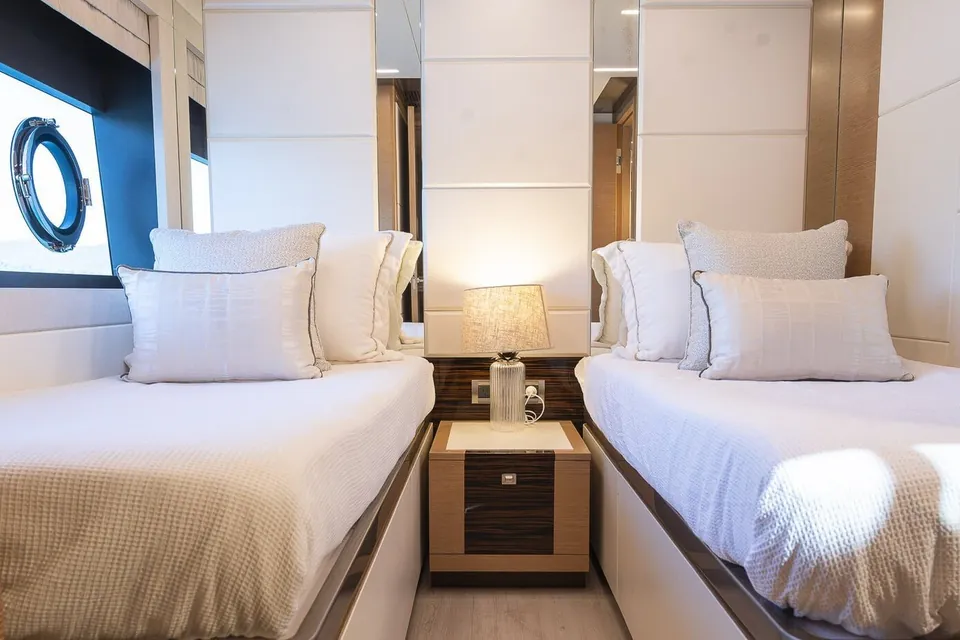 Makoro, 2020 Ocean Alexander 26R Enclosed, photo 35
