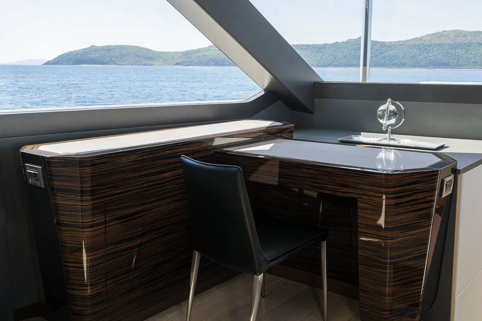 Makoro, 2020 Ocean Alexander 26R Enclosed, photo 40