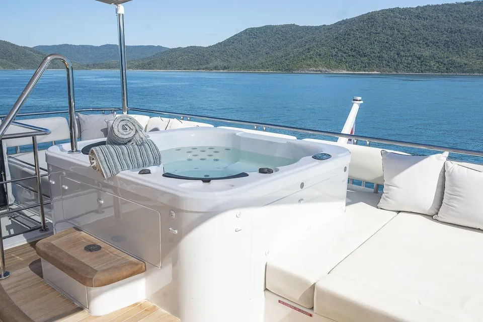 Makoro, 2020 Ocean Alexander 26R Enclosed, photo 44