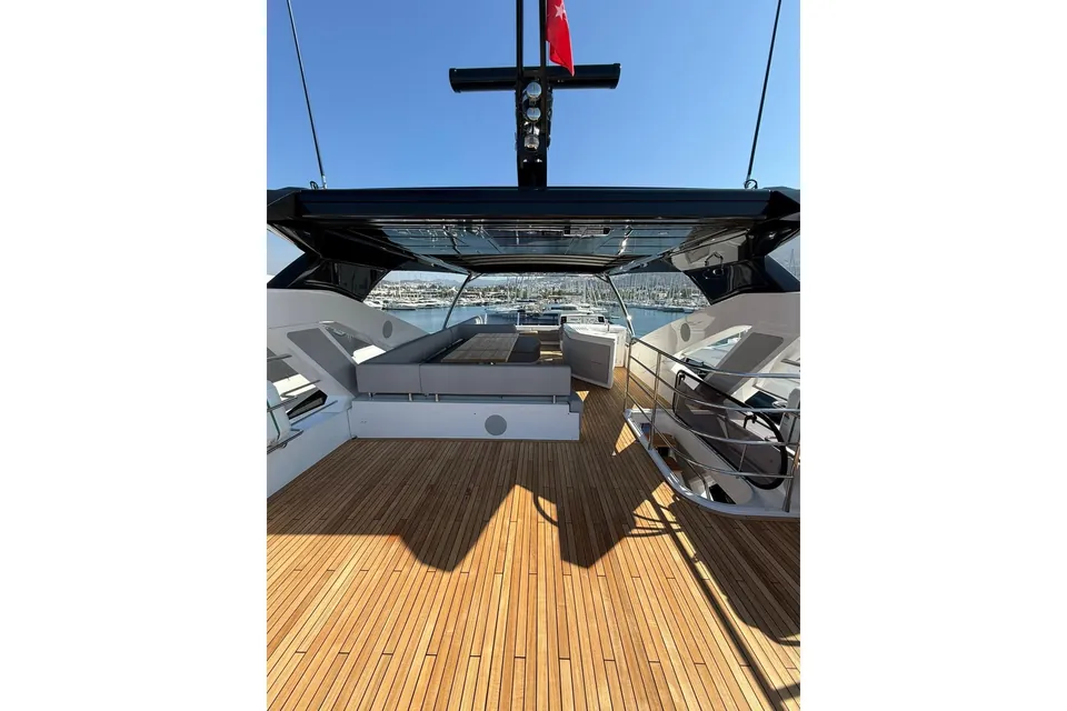 Svetlana, 2025 Sunseeker 76 Yacht, photo 3