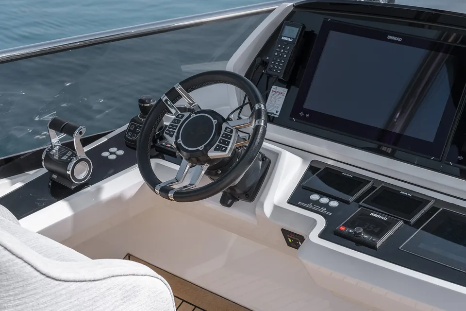 W of Jersey, 2023 Sunseeker 90 Ocean, photo 15
