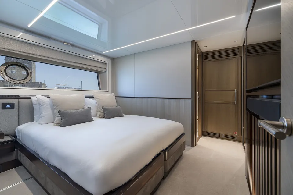 W of Jersey, 2023 Sunseeker 90 Ocean, photo 33
