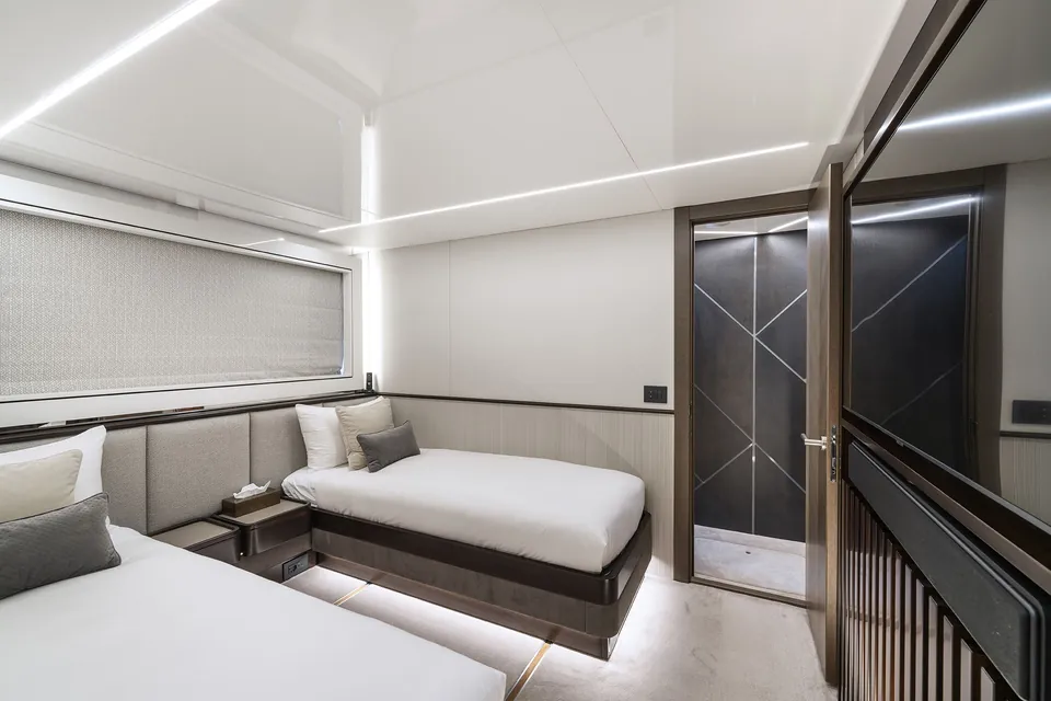 W of Jersey, 2023 Sunseeker 90 Ocean, photo 35