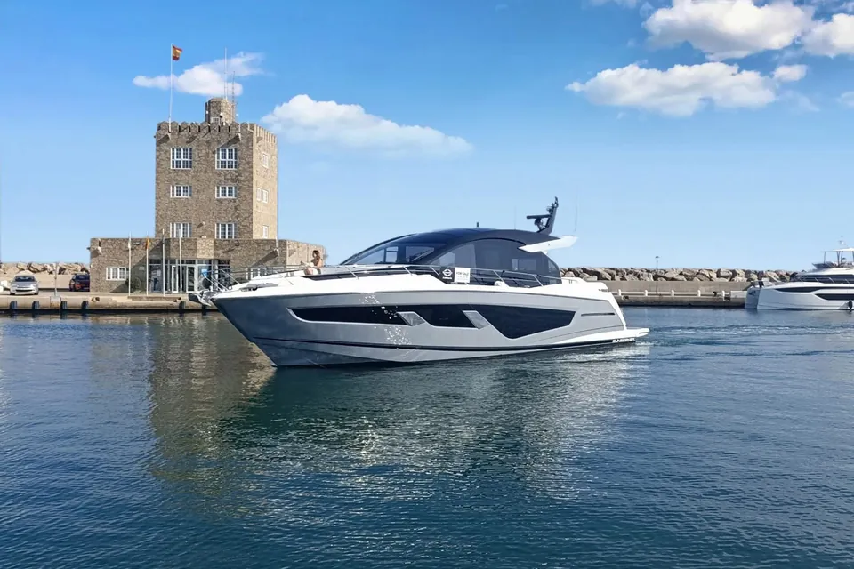 2023 Sunseeker Predator 65, photo 1