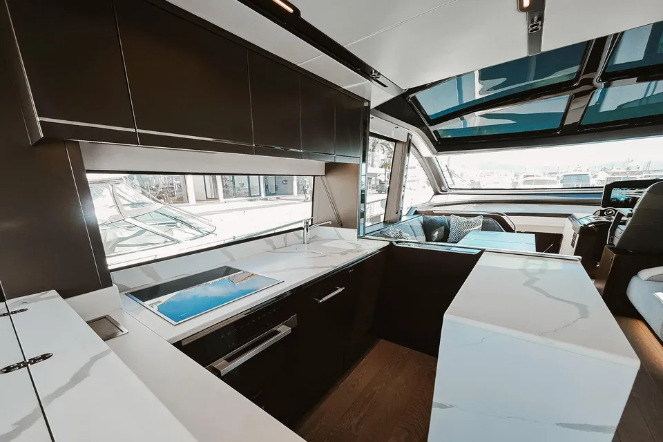 2023 Sunseeker Predator 65, photo 8