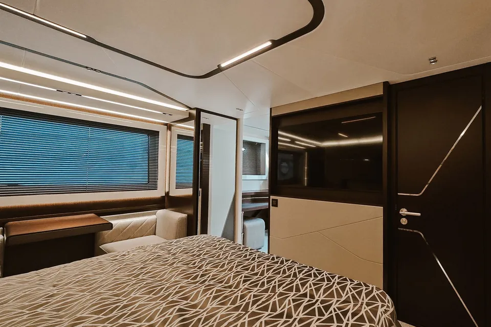 2023 Sunseeker Predator 65, photo 18