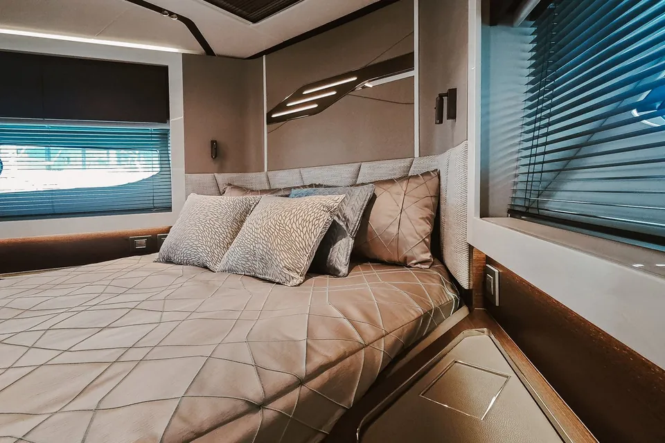 2023 Sunseeker Predator 65, photo 22