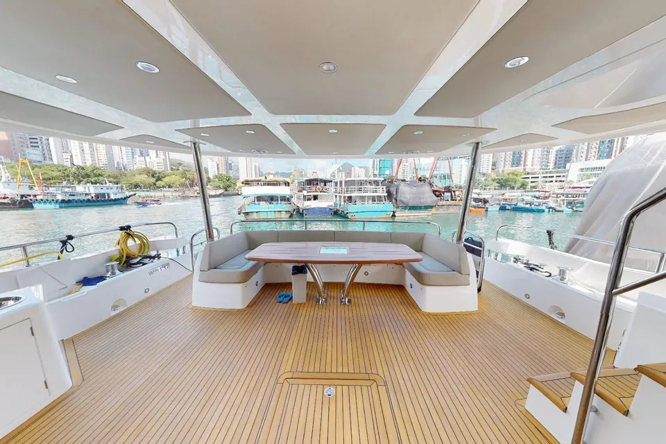 A&K, 2015 Sunseeker 86 Yacht, photo 2