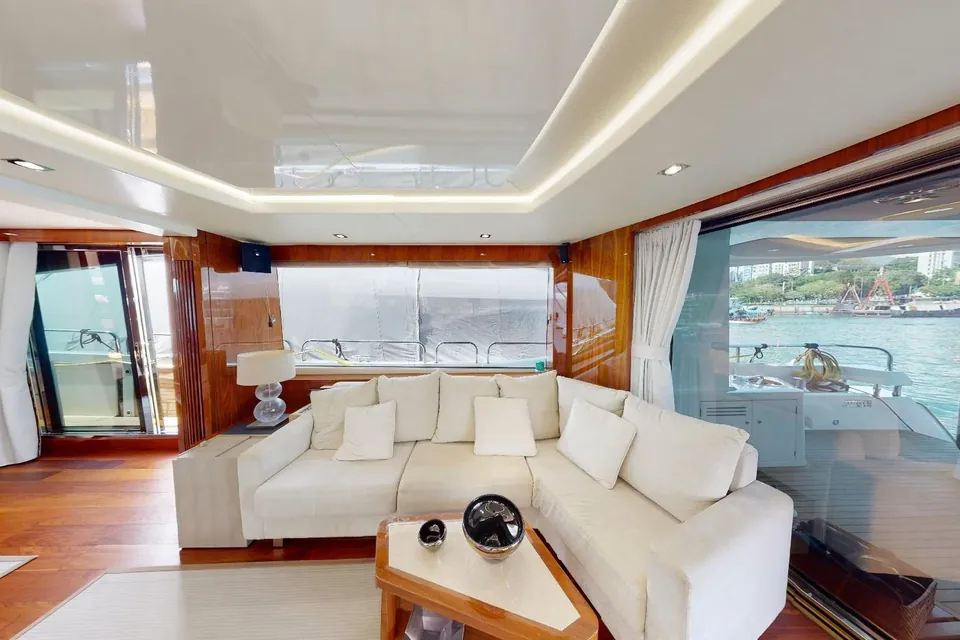 A&K, 2015 Sunseeker 86 Yacht, photo 5