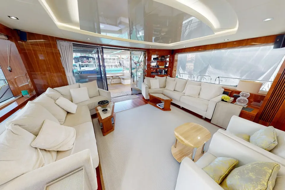 A&K, 2015 Sunseeker 86 Yacht, photo 6