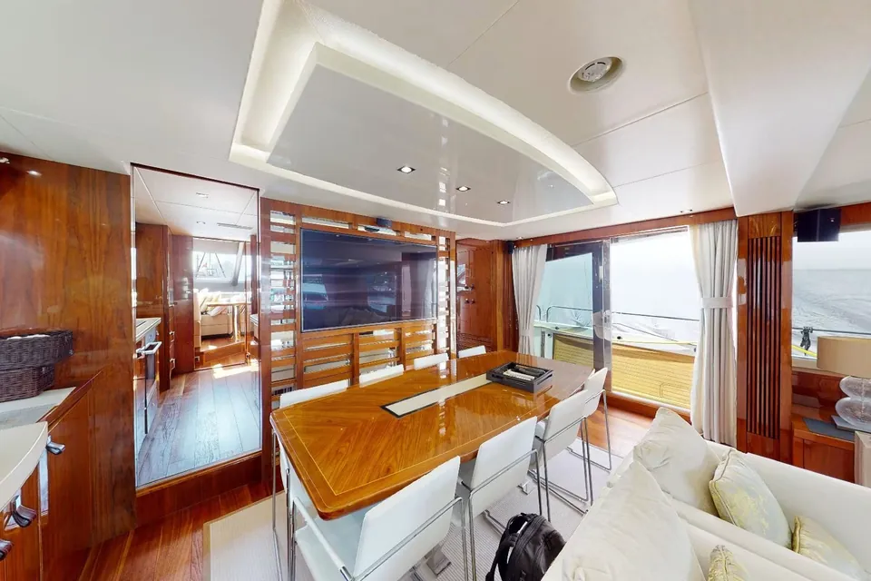 A&K, 2015 Sunseeker 86 Yacht, photo 9
