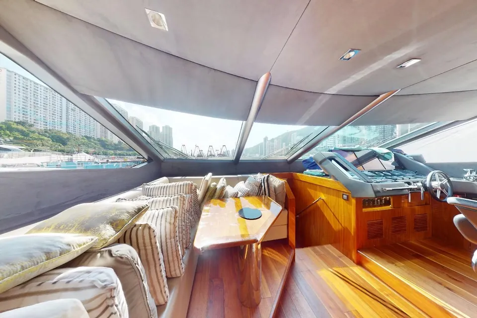 A&K, 2015 Sunseeker 86 Yacht, photo 13