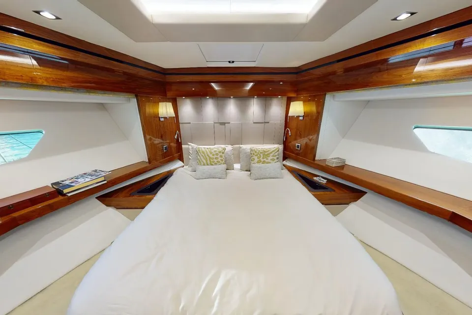 A&K, 2015 Sunseeker 86 Yacht, photo 22