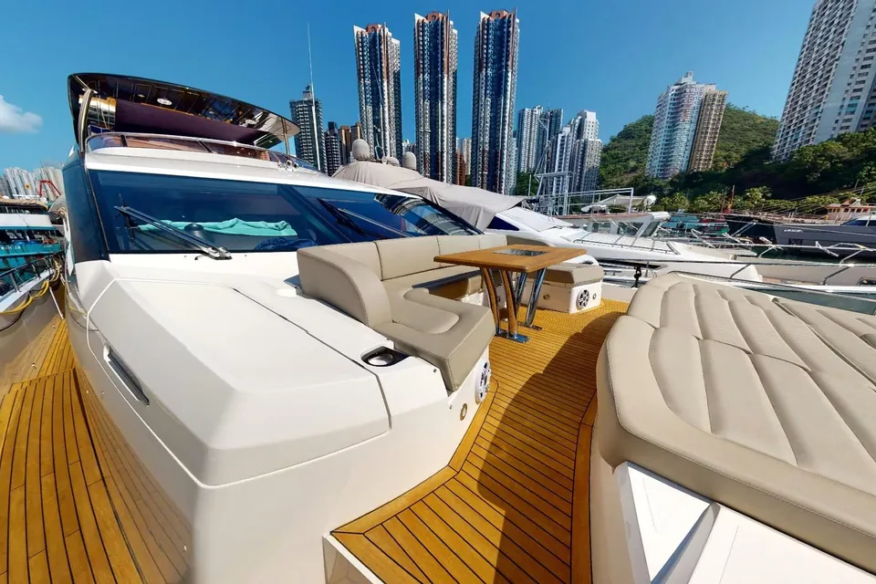 A&K, 2015 Sunseeker 86 Yacht, photo 32