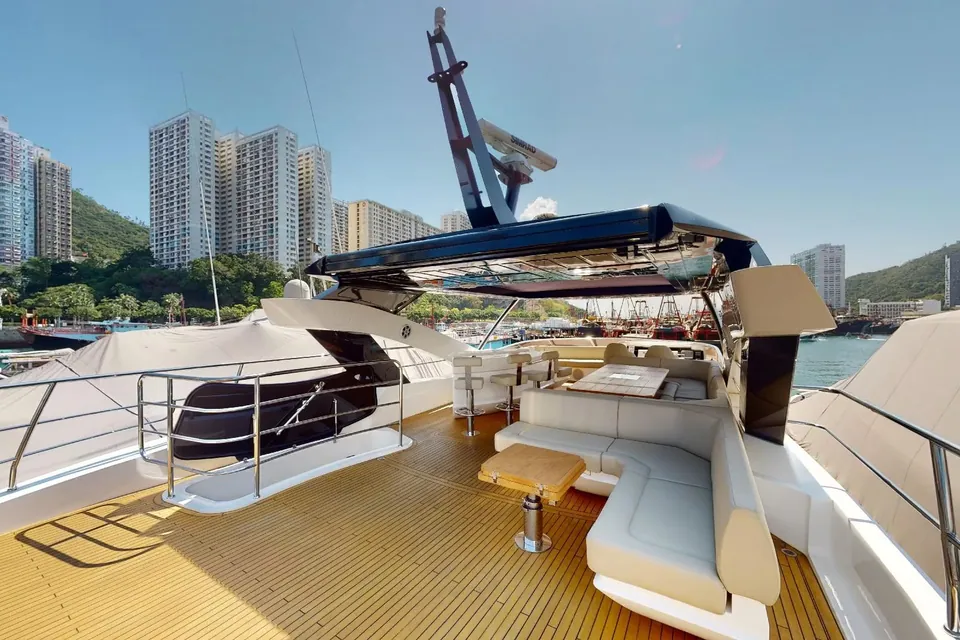 A&K, 2015 Sunseeker 86 Yacht, photo 38