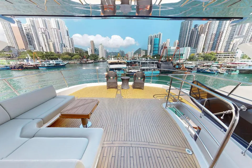 A&K, 2015 Sunseeker 86 Yacht, photo 39