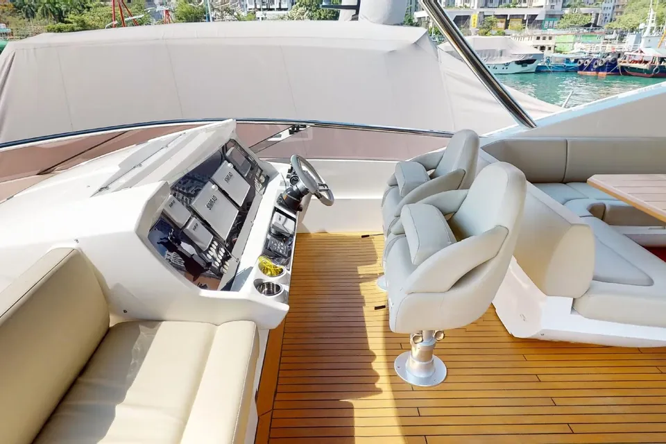 A&K, 2015 Sunseeker 86 Yacht, photo 48