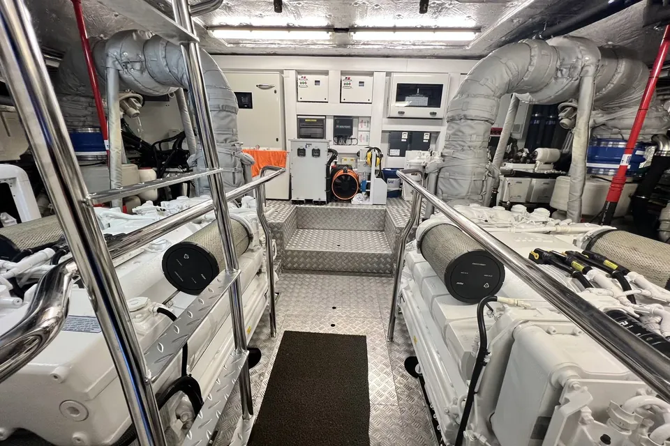 A&K, 2015 Sunseeker 86 Yacht, photo 50
