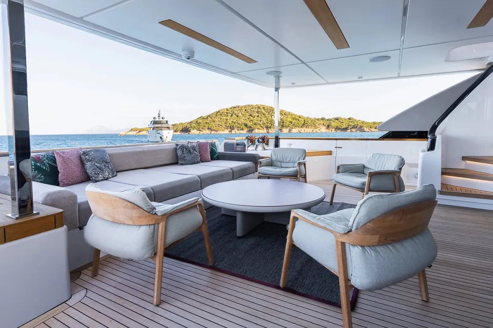 Queen J III, 2024 Custom Line Navetta 33, photo 23