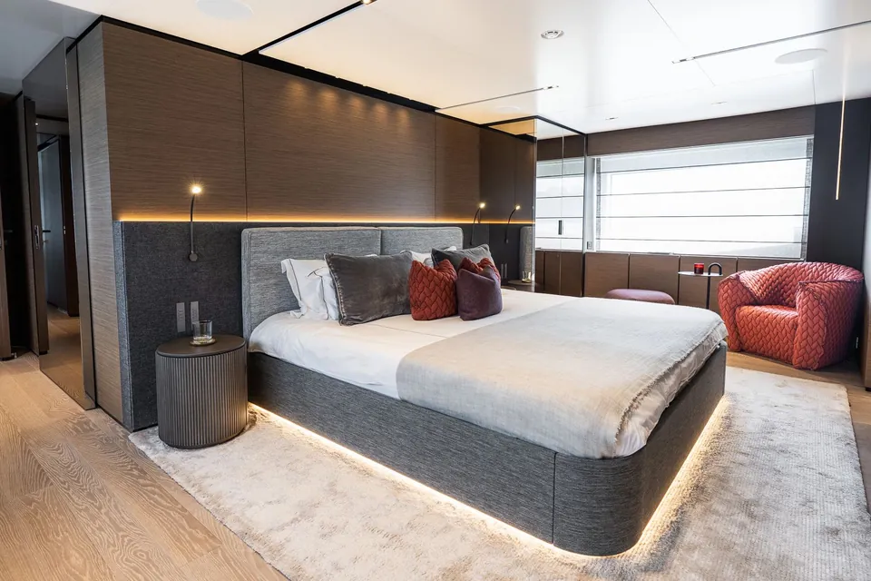 Queen J III, 2024 Custom Line Navetta 33, photo 28