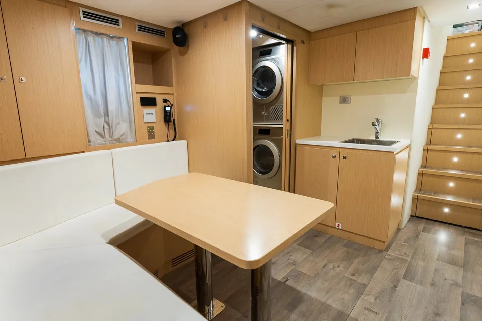Queen J III, 2024 Custom Line Navetta 33, photo 32