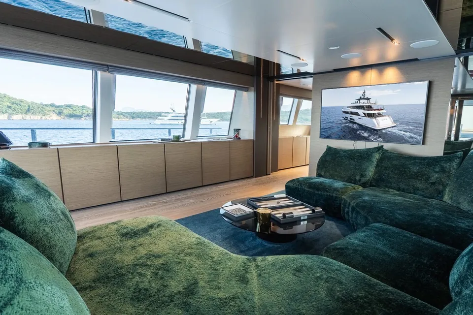 Queen J III, 2024 Custom Line Navetta 33, photo 36