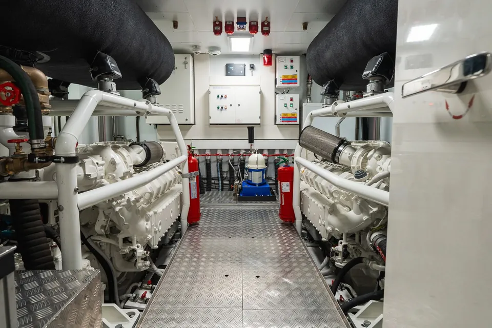 Queen J III, 2024 Custom Line Navetta 33, photo 40