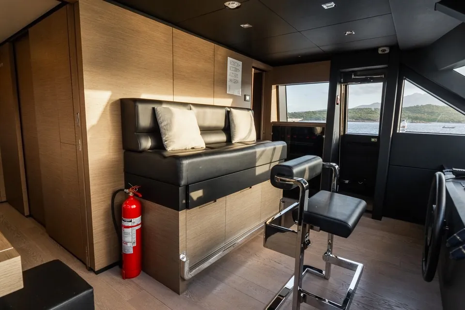 Queen J III, 2024 Custom Line Navetta 33, photo 43