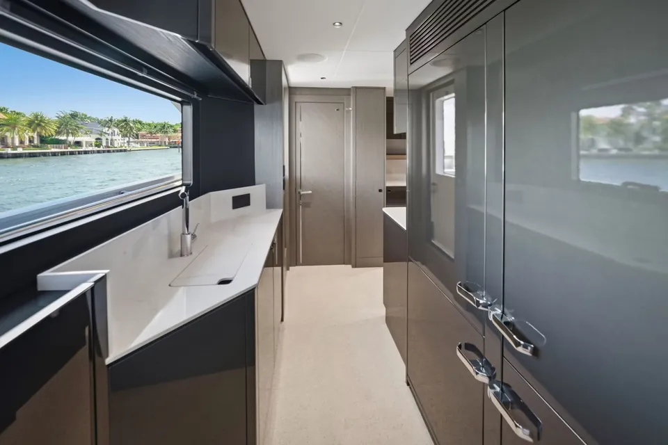 Pura Vida II, 2024 Sunseeker, photo 14