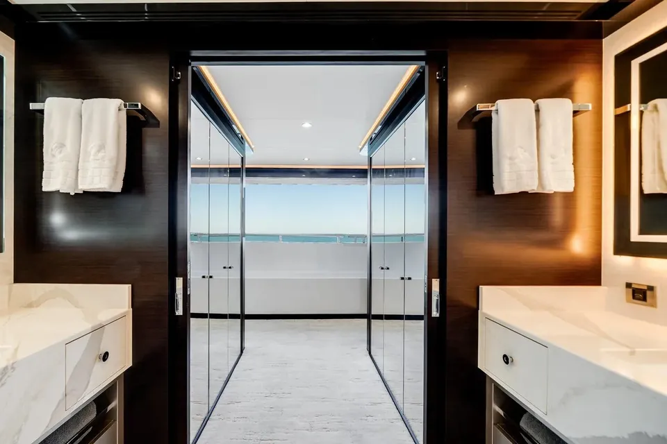 Dreams, 2022 Ocean Alexander, photo 41
