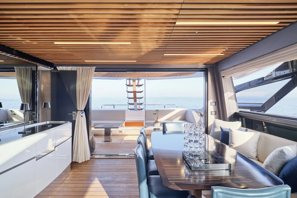 D Five, 2021 Azimut S10, photo 2