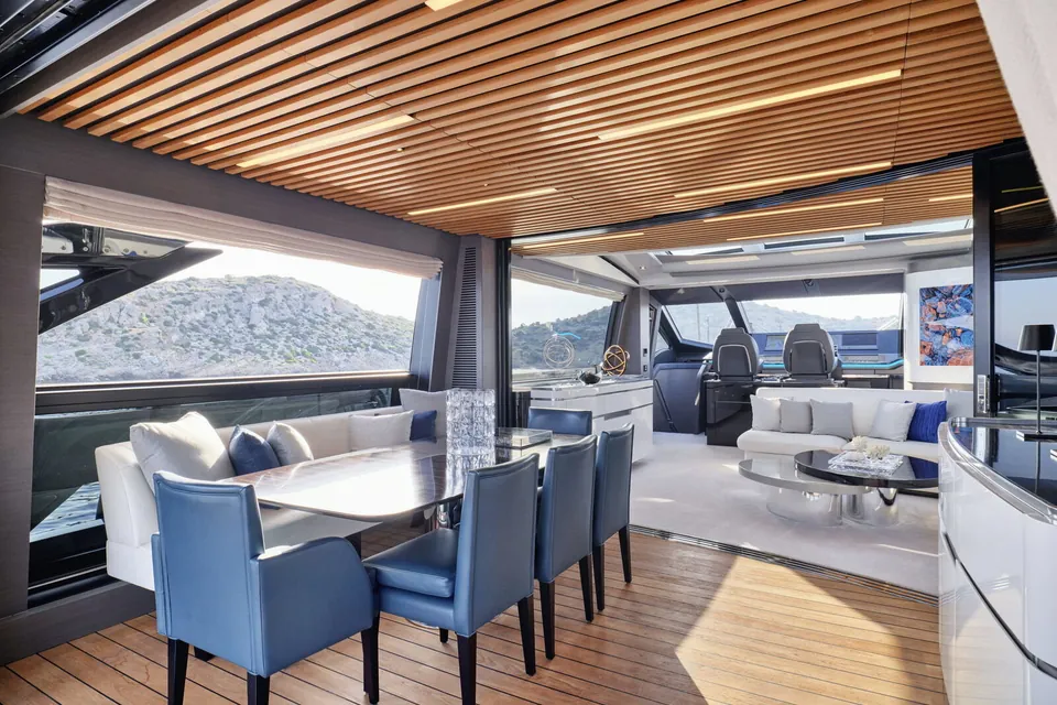 D Five, 2021 Azimut S10, photo 3