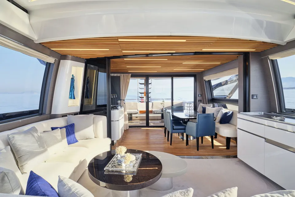 D Five, 2021 Azimut S10, photo 4