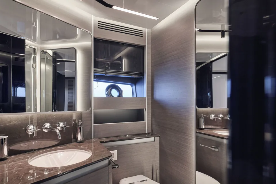 D Five, 2021 Azimut S10, photo 13