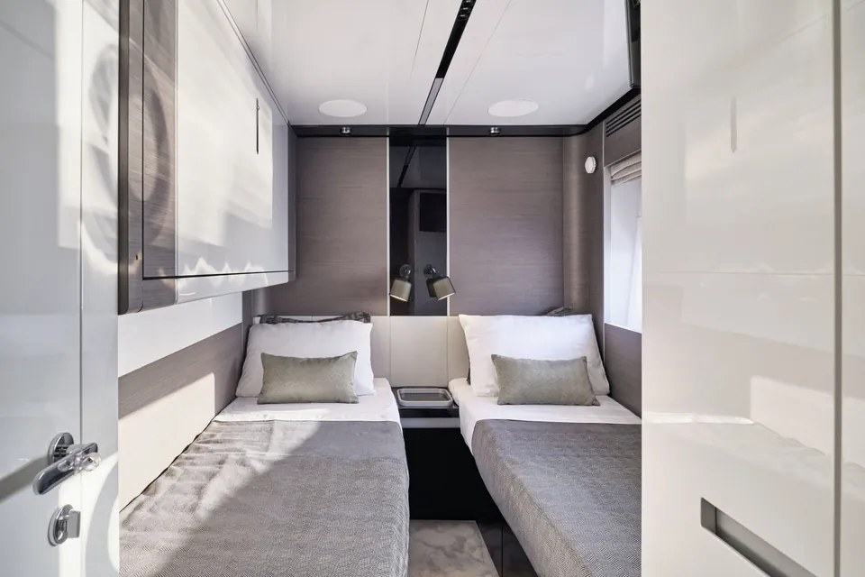 D Five, 2021 Azimut S10, photo 14