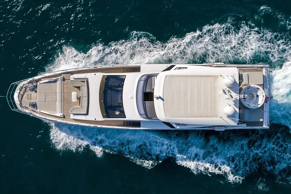 Cloud 9, 2019 Azimut, photo 3