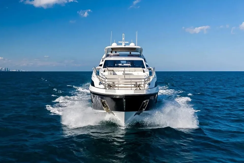 Cloud 9, 2019 Azimut, photo 4