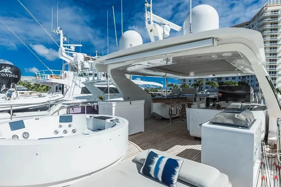Cloud 9, 2019 Azimut, photo 14