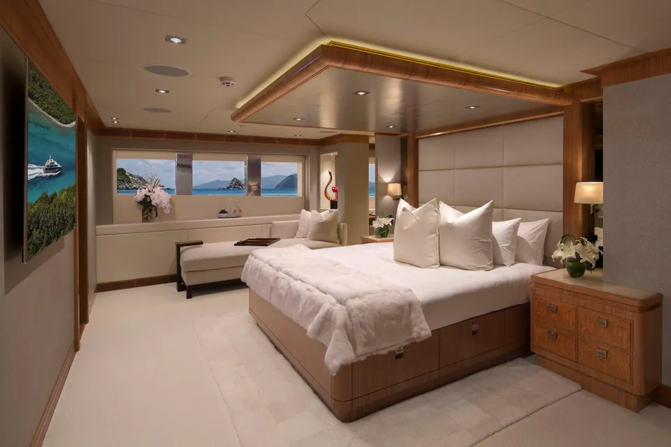 Muchos Mas, 2016 Crescent Yachts Custom, photo 11