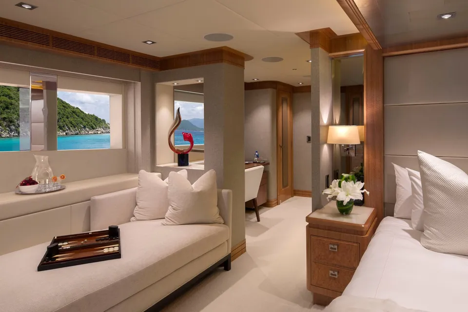 Muchos Mas, 2016 Crescent Yachts Custom, photo 12