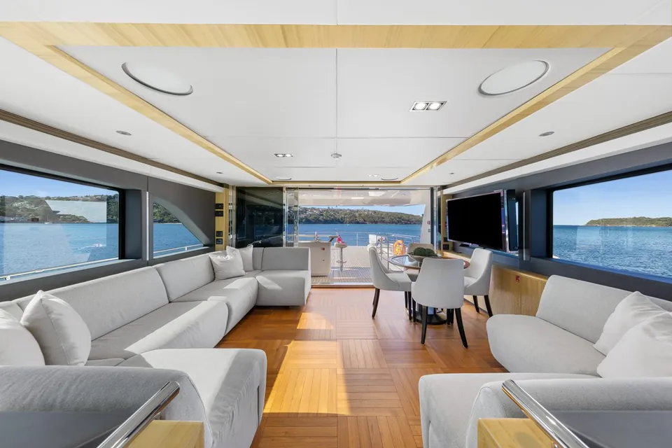 Legacy, 2017 Majesty Yachts Majesty 100, photo 3