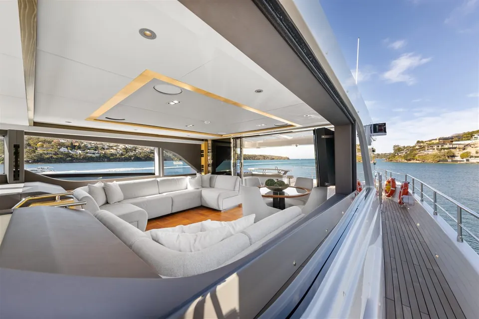 Legacy, 2017 Majesty Yachts Majesty 100, photo 4