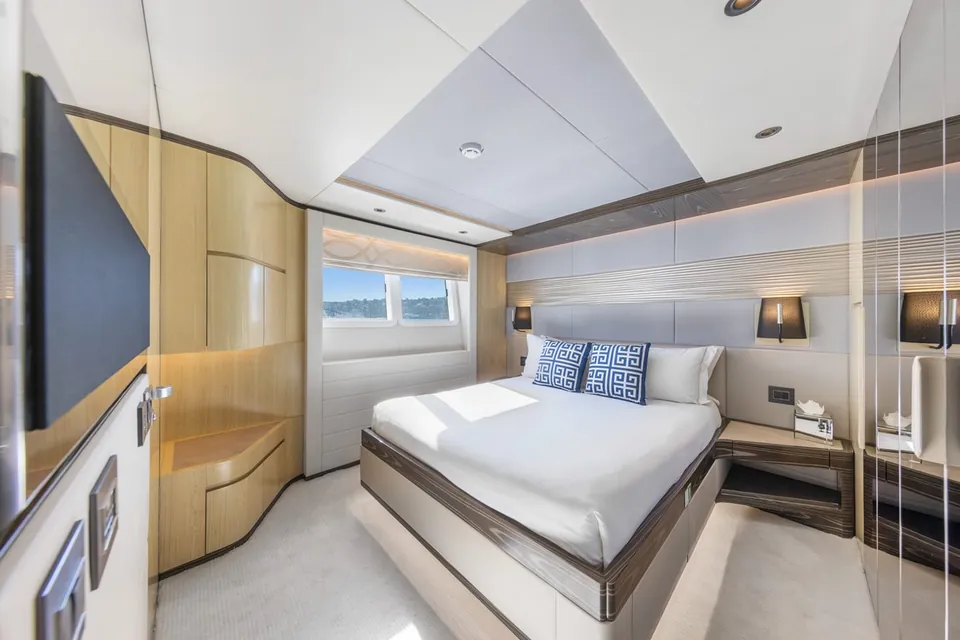 Legacy, 2017 Majesty Yachts Majesty 100, photo 10