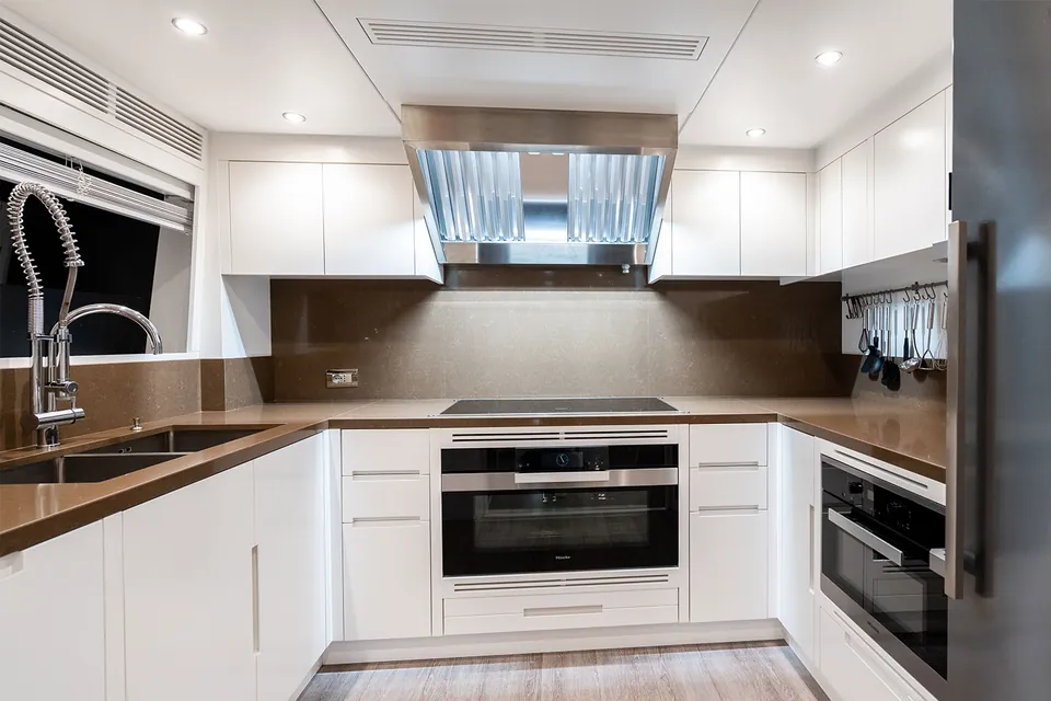 Elizabeth, 2021 Benetti Fast 125, photo 28