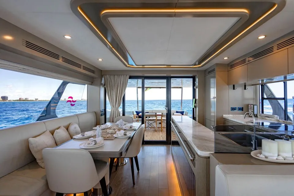 Nivasa, 2022 Sirena Yachts Sirena 68, photo 5