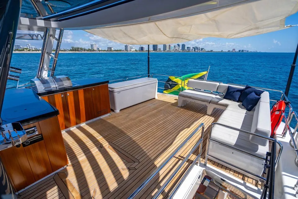 Nivasa, 2022 Sirena Yachts Sirena 68, photo 16