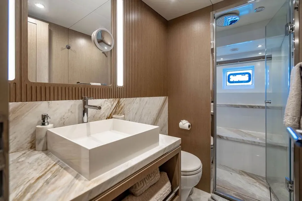 Nivasa, 2022 Sirena Yachts Sirena 68, photo 17