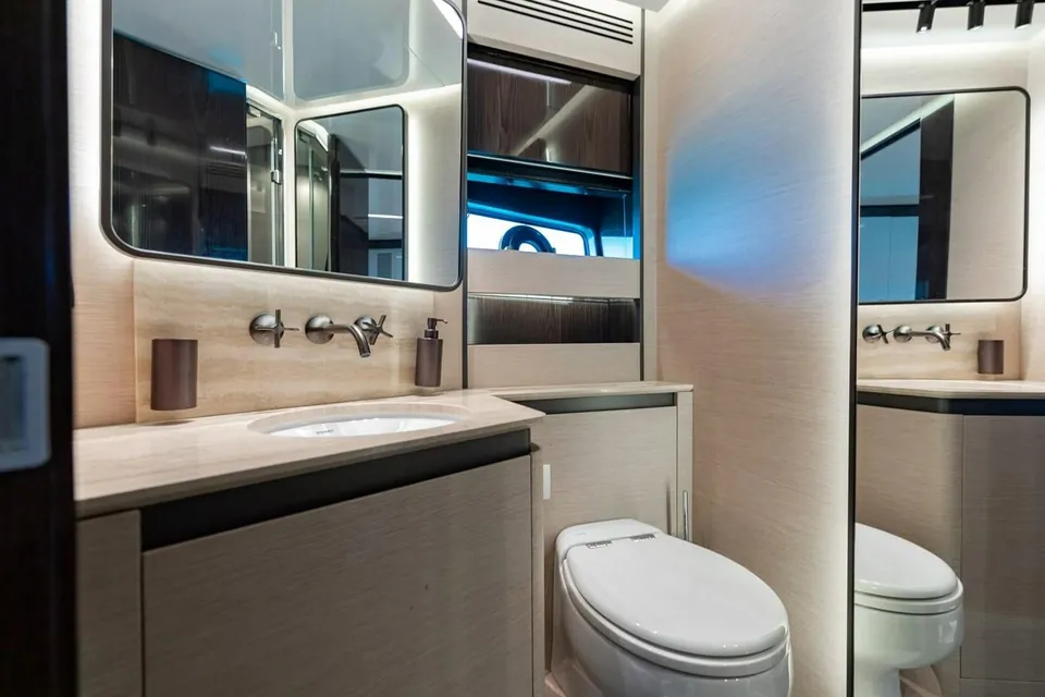 Lance West, 2021 Azimut, photo 25