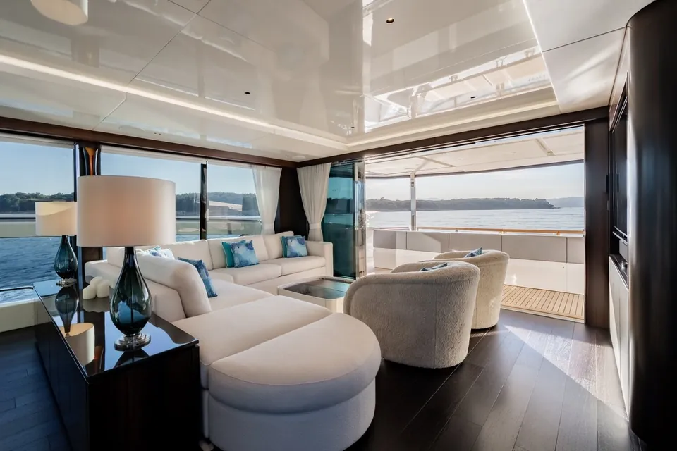Triple Eight, 2021 Sunseeker 90 Ocean, photo 6